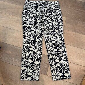 OLD NAVY BLUE AND WHITE HIGH RISE PIXIE SKINNY FLORAL PANTS SIZE 12